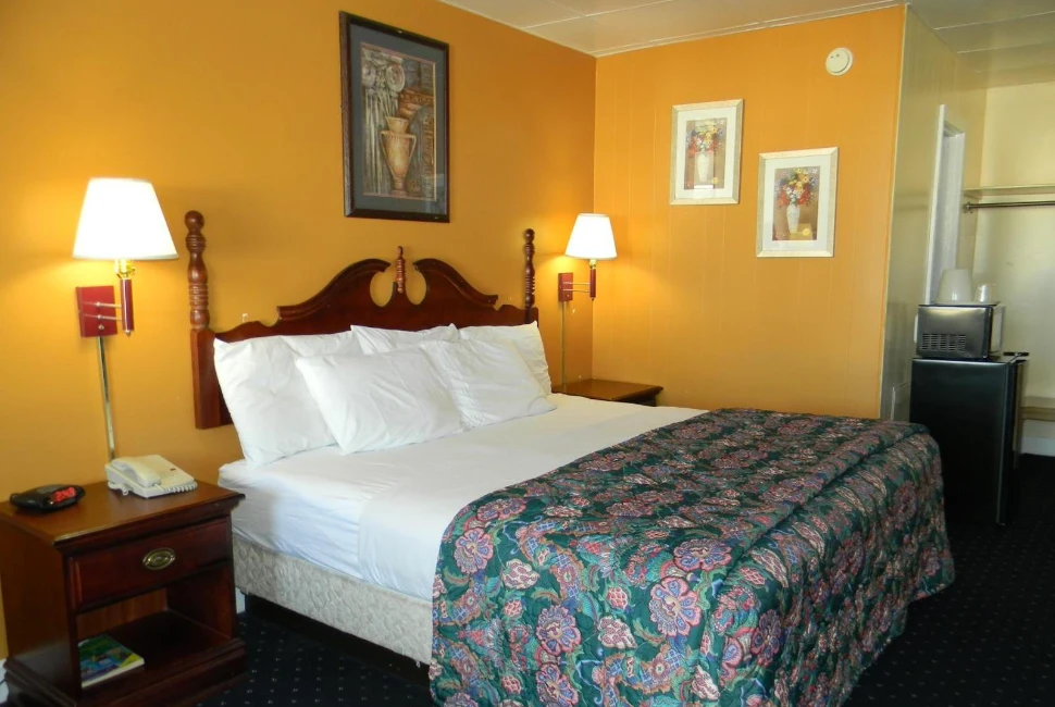 Discover Comfort and Convenience at Fairfax Motel Roanoke Rapids