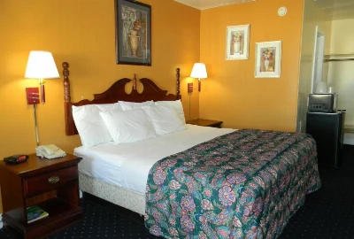 Discover Comfort and Convenience at Fairfax Motel Roanoke Rapids