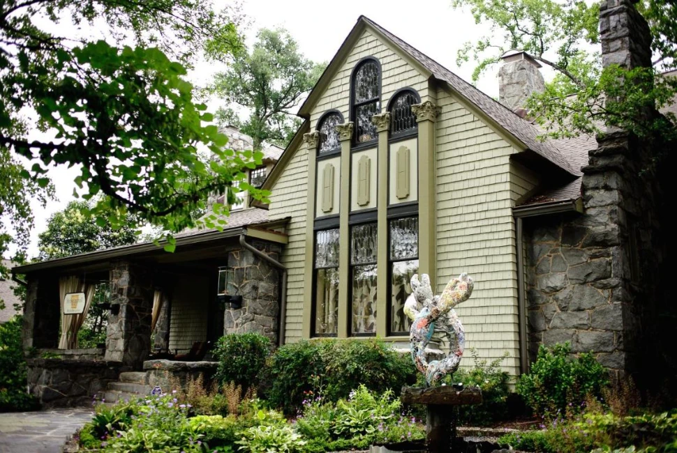 Explore Historic Elegance and Southern Hospitality at Stonehurst Place in Atlanta